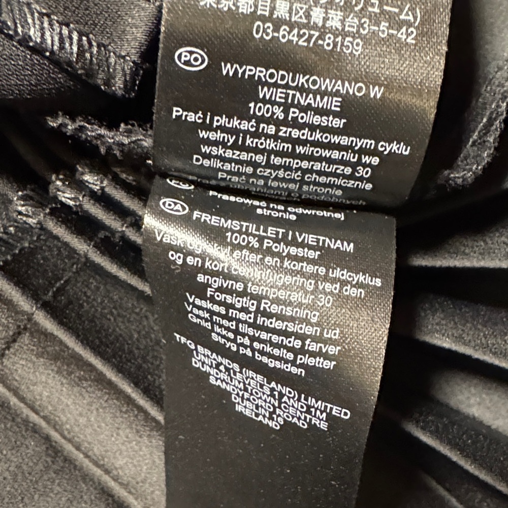 Black Pleated A-Line Midi Skirt - Picture 12 of 15